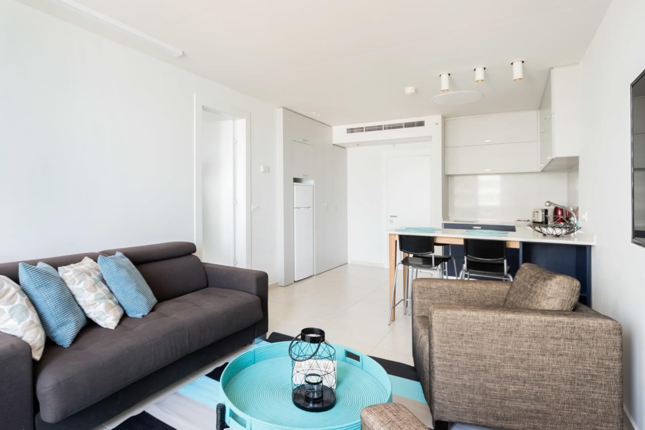 Beach Apartment- Breathtaking Views With Bomb Shelter Herzelia Exteriör bild
